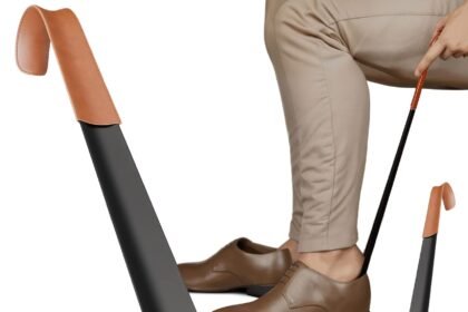 Long Handled Metal Shoe Horn with Leather Strap (42cm)